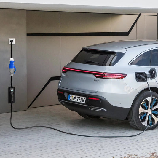 Adaptador EV AFYEEV CEE Azul a Schuko 16A para Carga de Vehículos Eléctricos