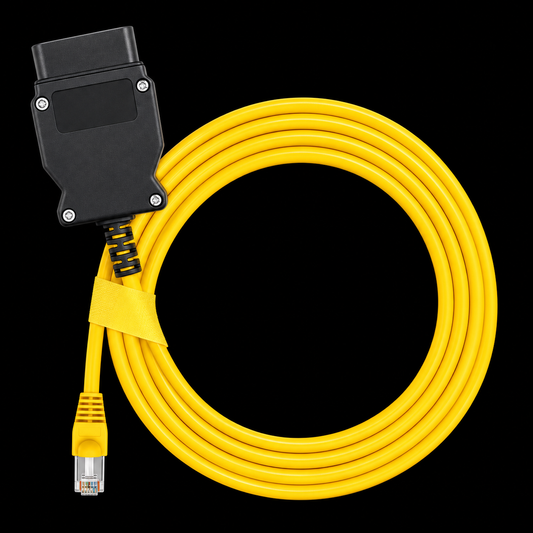 Cable ENET BMW Serie F OBD2 ICOM para Codificación y Diagnóstico Profesional sobre fondo negro